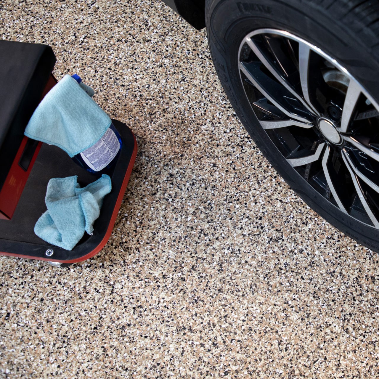 Outback (FB-517) flake garage floor installed in a home garage