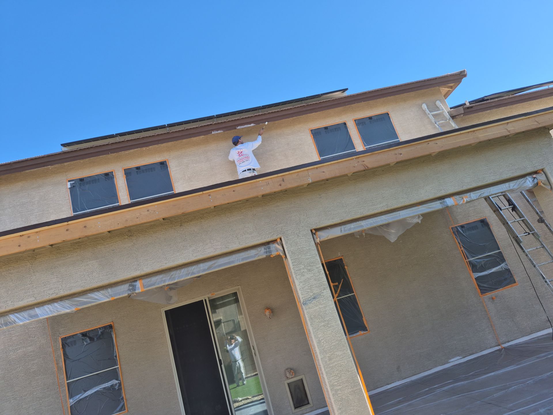 Crash of Rhinos employee cutting in fascia on a Sun City home