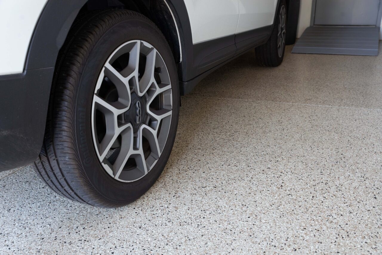 Shoreline (FB-421) flake garage floor installed in a home garage