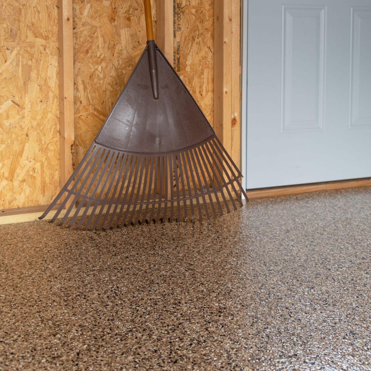 Outback (FB-517) flake garage floor installed in a home garage