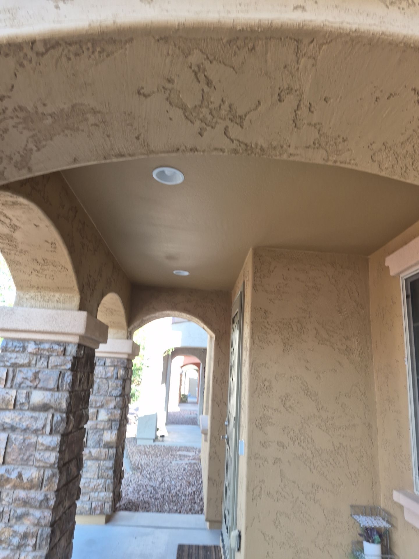 Finished entry ceiling and arches on a Glendale home