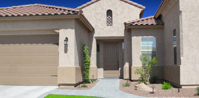 This Gilbert, AZ home looks stunning with a fresh coat of long-lasting Dunn-Edwards paint, applied by Crash of Rhinos.