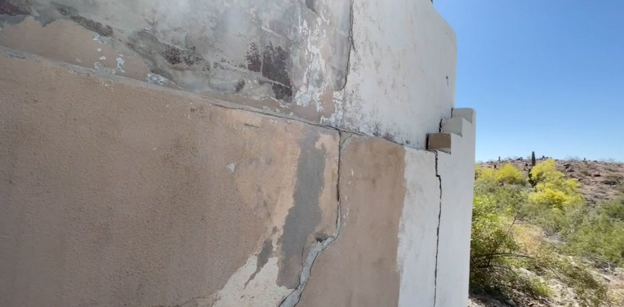 retaining-wall-stucco-damage